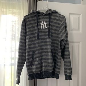 NY Yankees hoodie, men’s size small